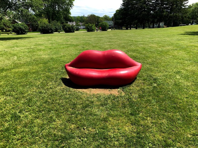 lip bench